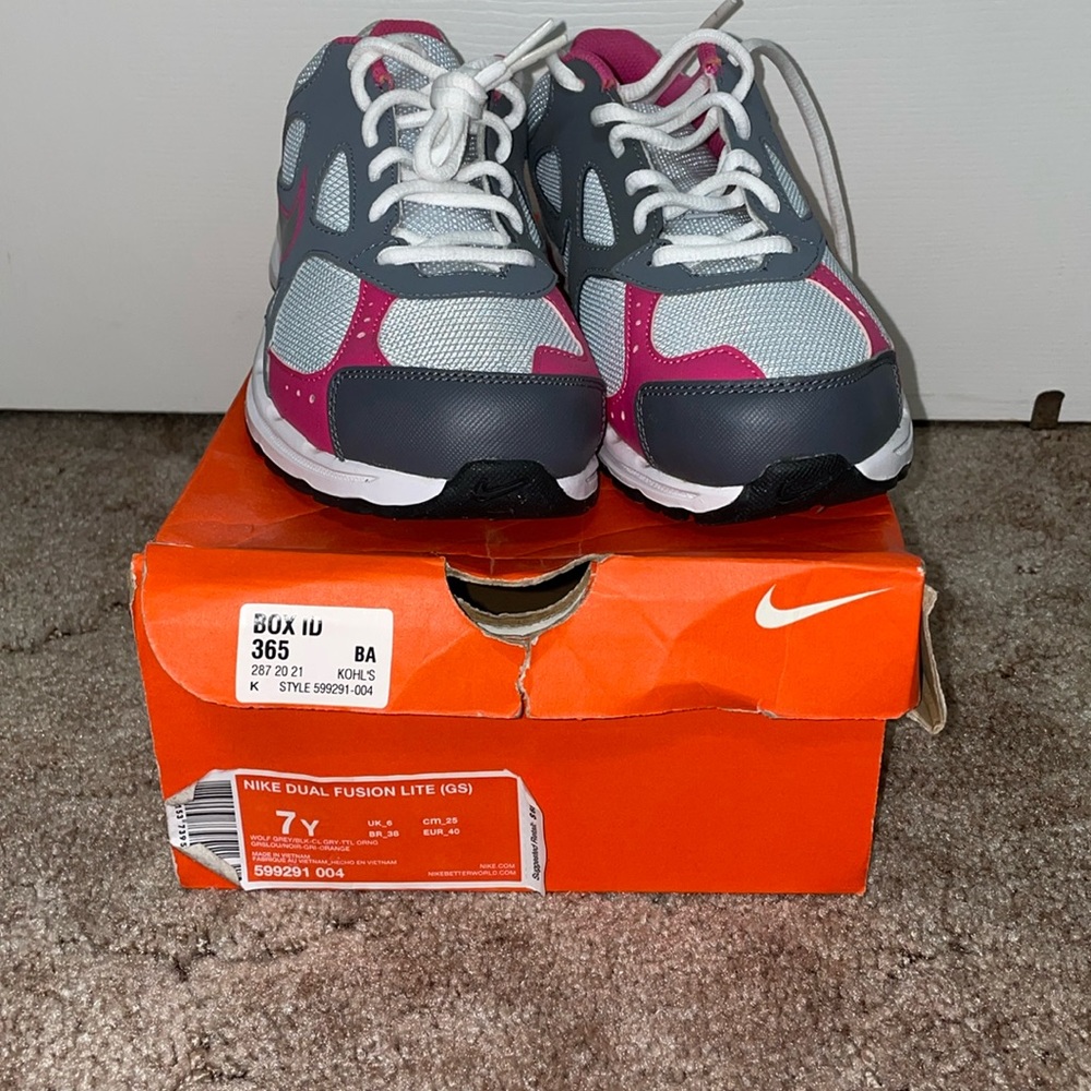 Nike Dual Fusion Lite